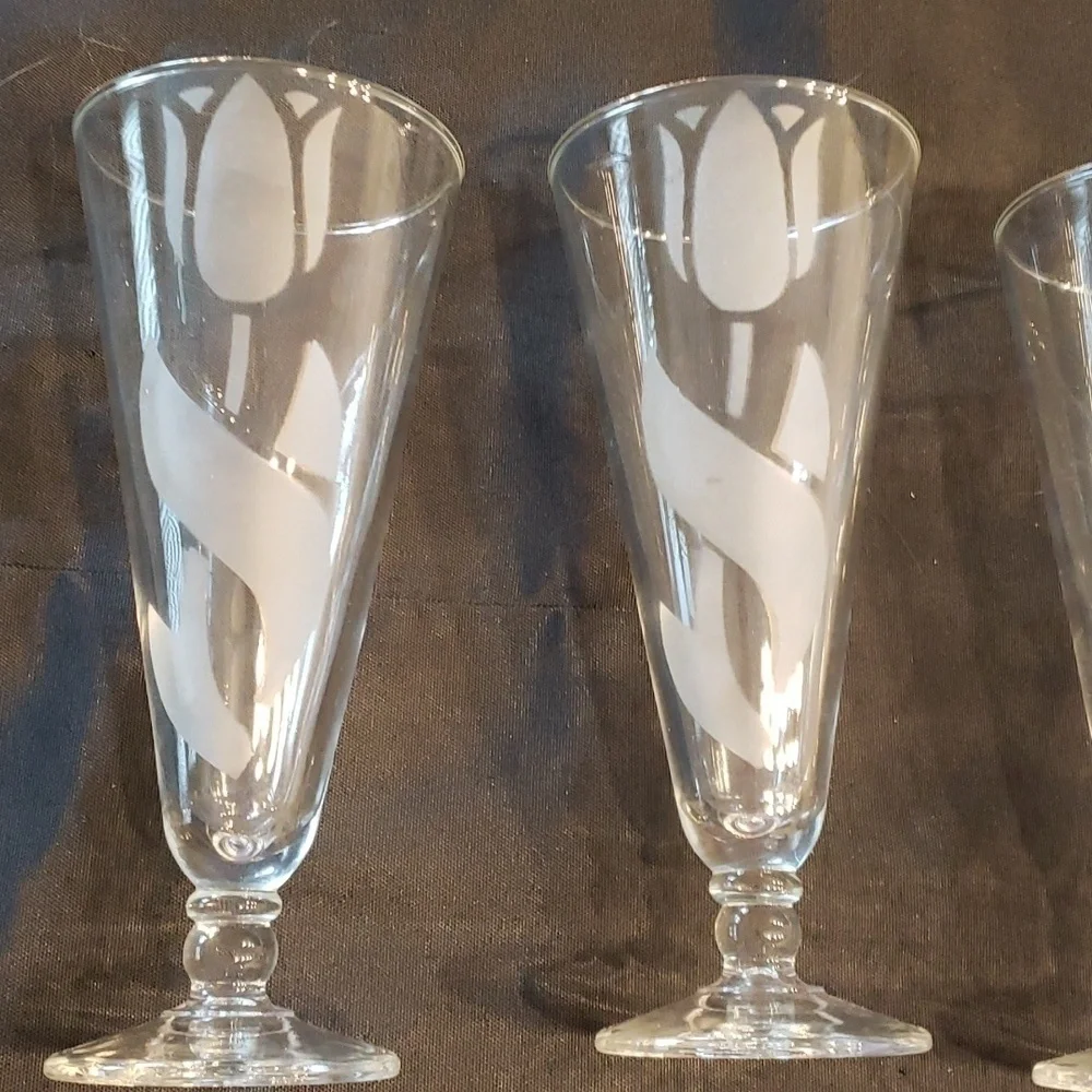 Vintage Pilsner Beer glasses with etched tulip design set of 4
